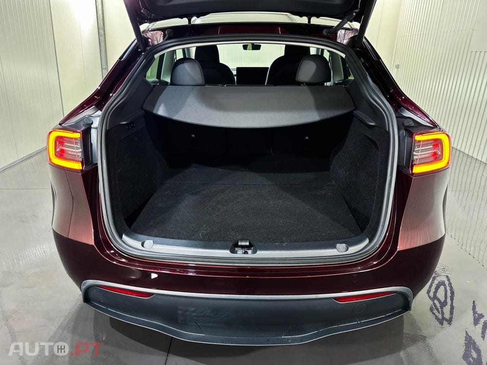 Tesla Model Y Long Range RWD