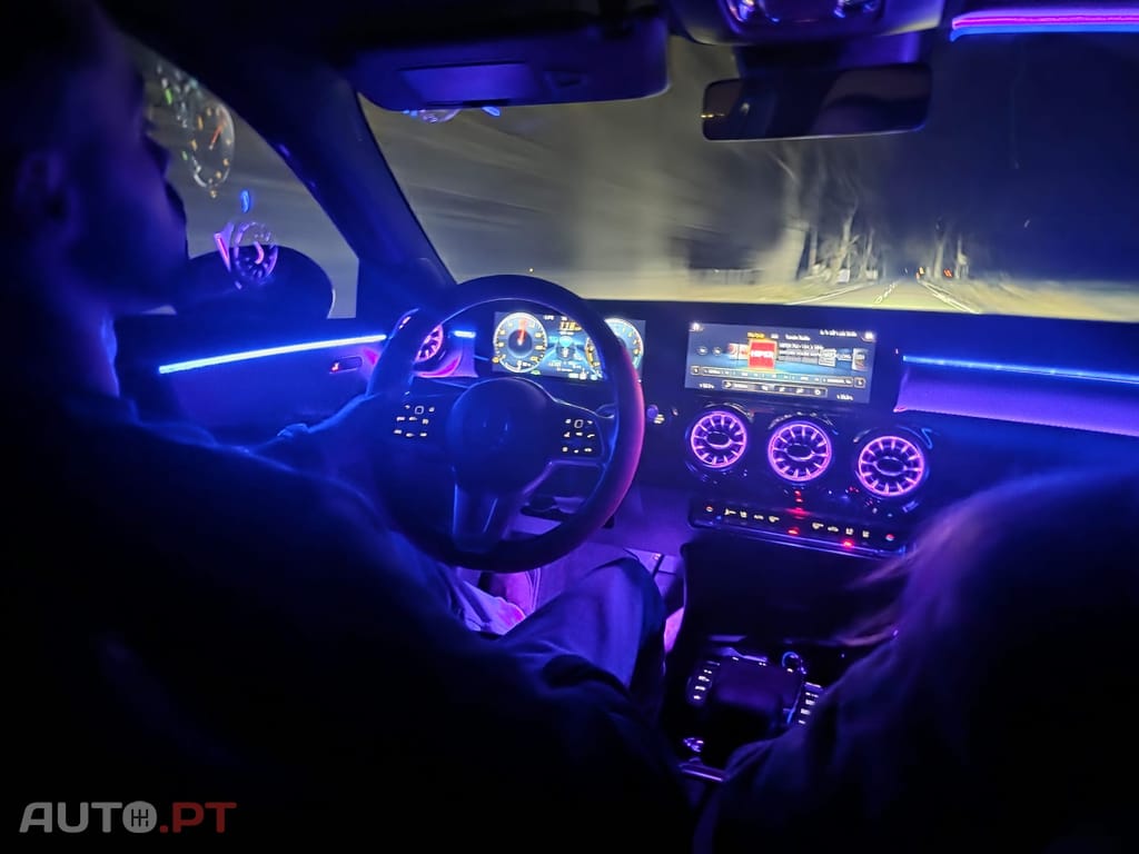 Mercedes-Benz A 250 A250E Limousine