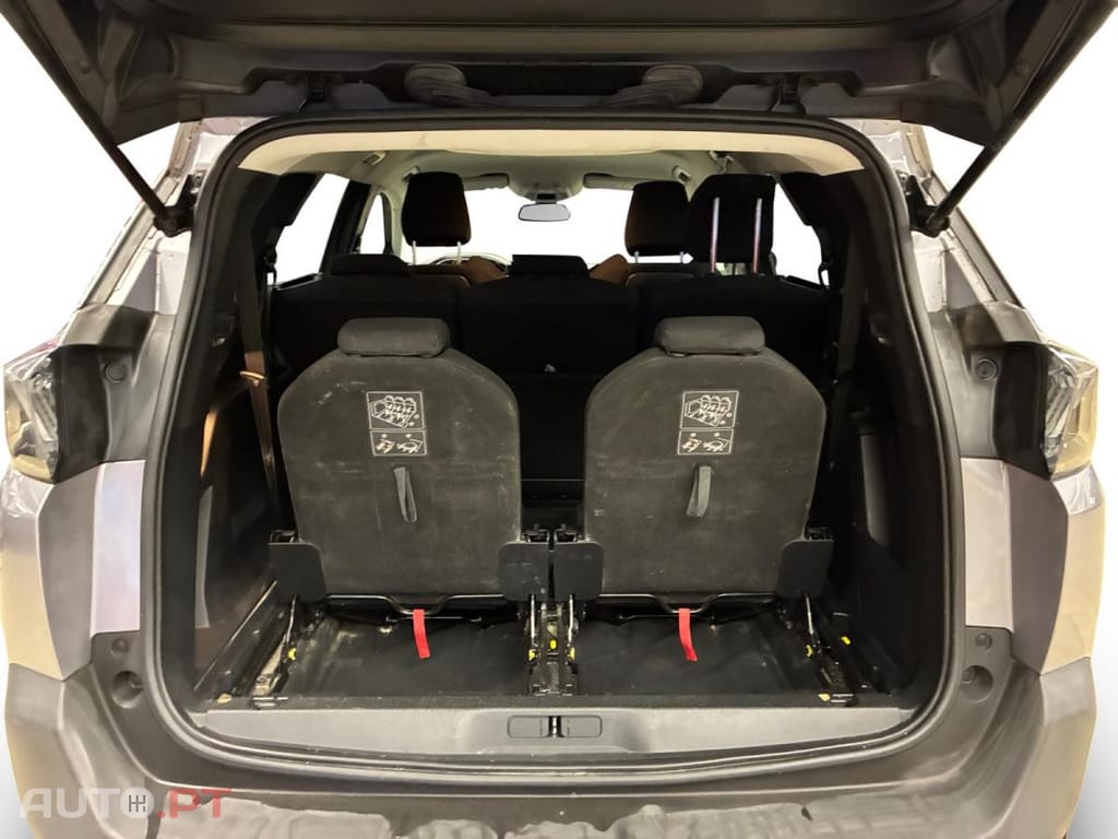 Peugeot 5008 1.2 PureTech Style EAT8