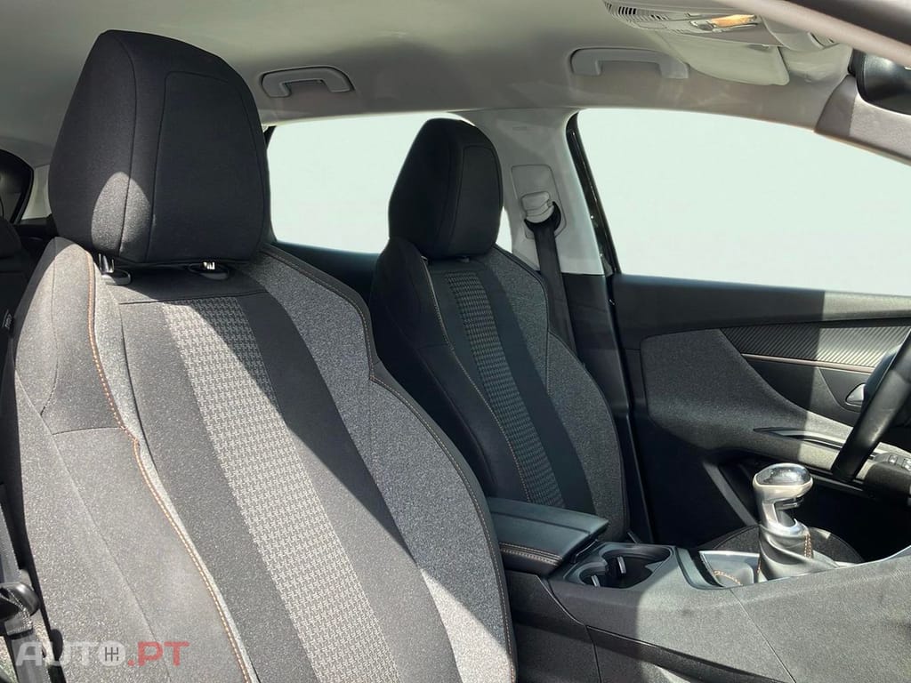 Peugeot 3008 1.5 BlueHDi Active