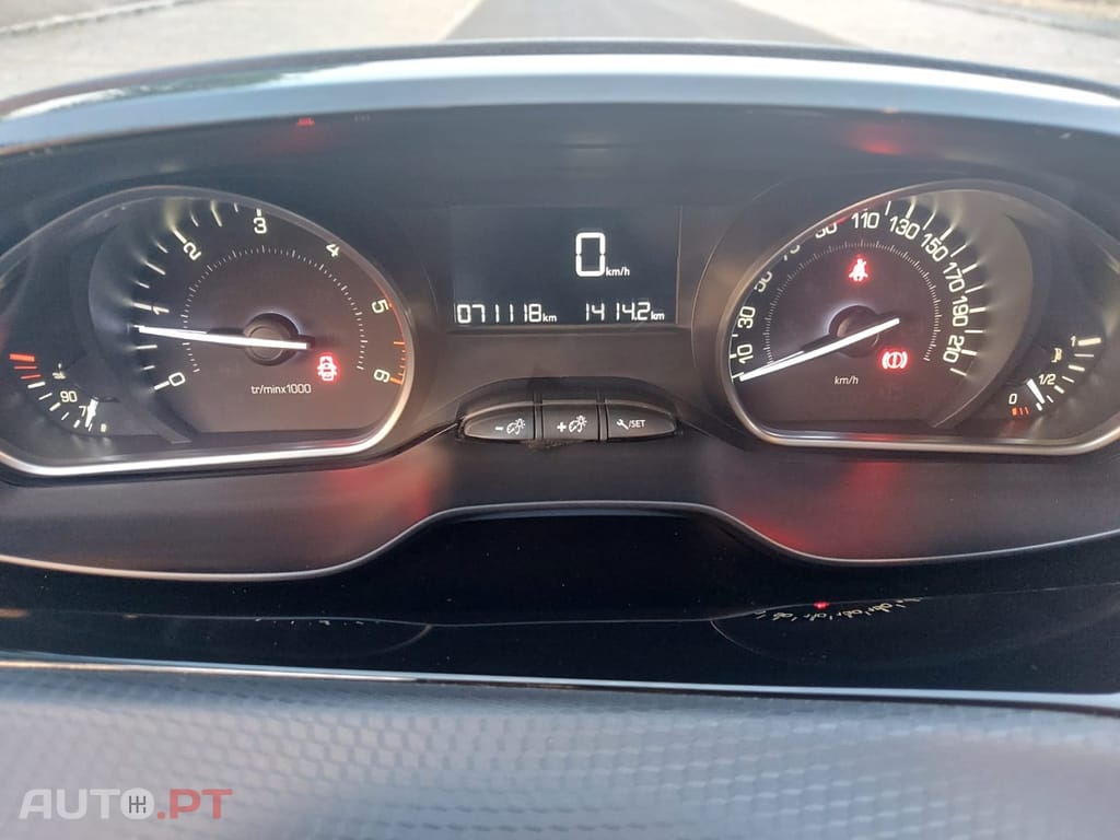 Peugeot 208 1.6 BlueHDi Style