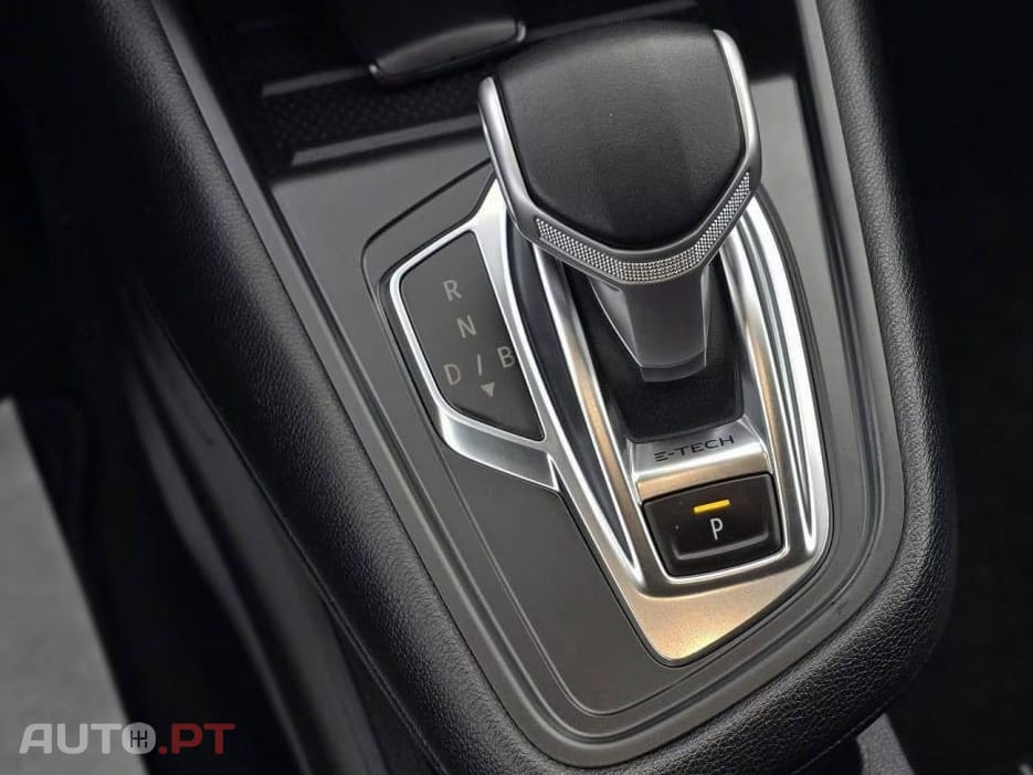 Renault Captur 1.6 E-TECH PLUG-IN INTENSE