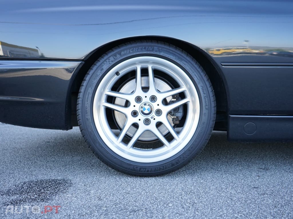BMW 850 CSi