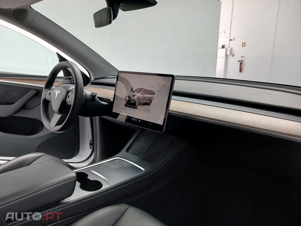 Tesla Model Y Standard