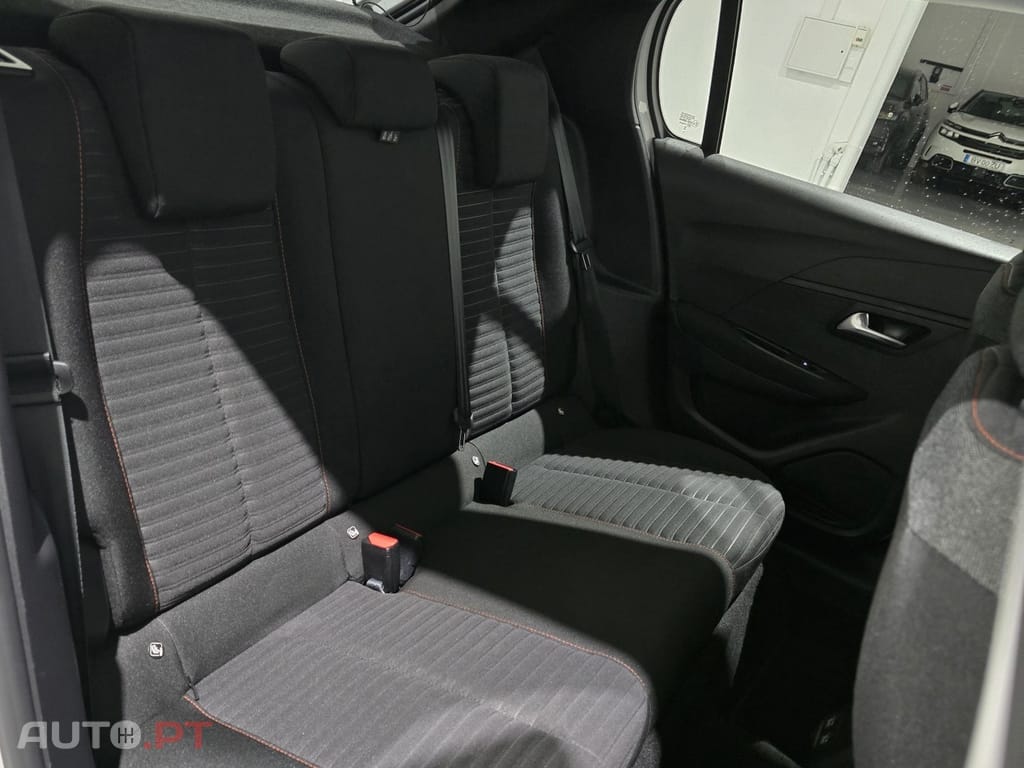 Peugeot E-208 50 kWh Active