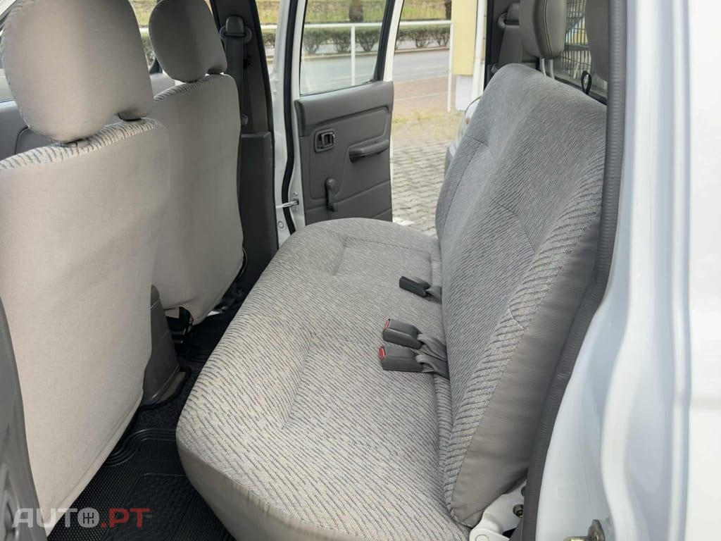 Nissan Pick Up 2.5 TD D22 CD 4X4