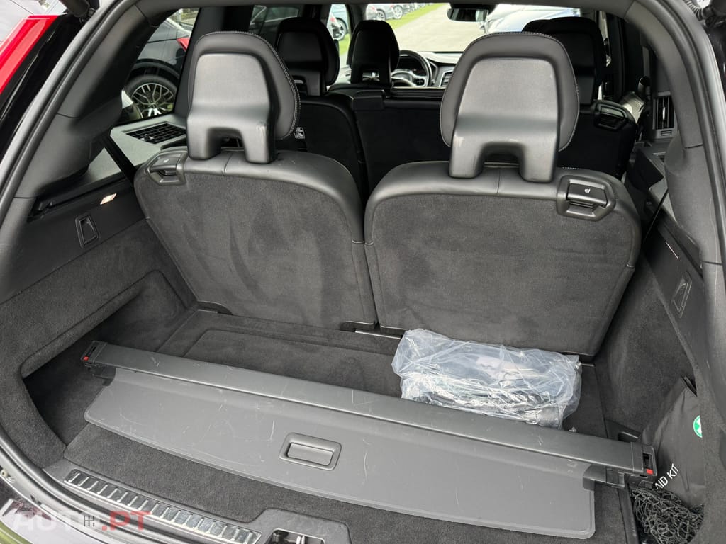 Volvo XC90 2.0 T8 PHEV R-Design AWD