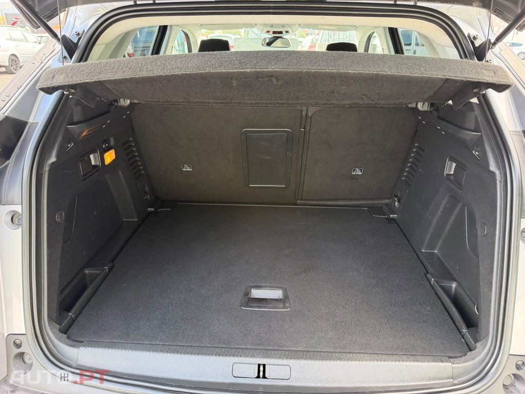Peugeot 3008 1.5 BlueHDi Active