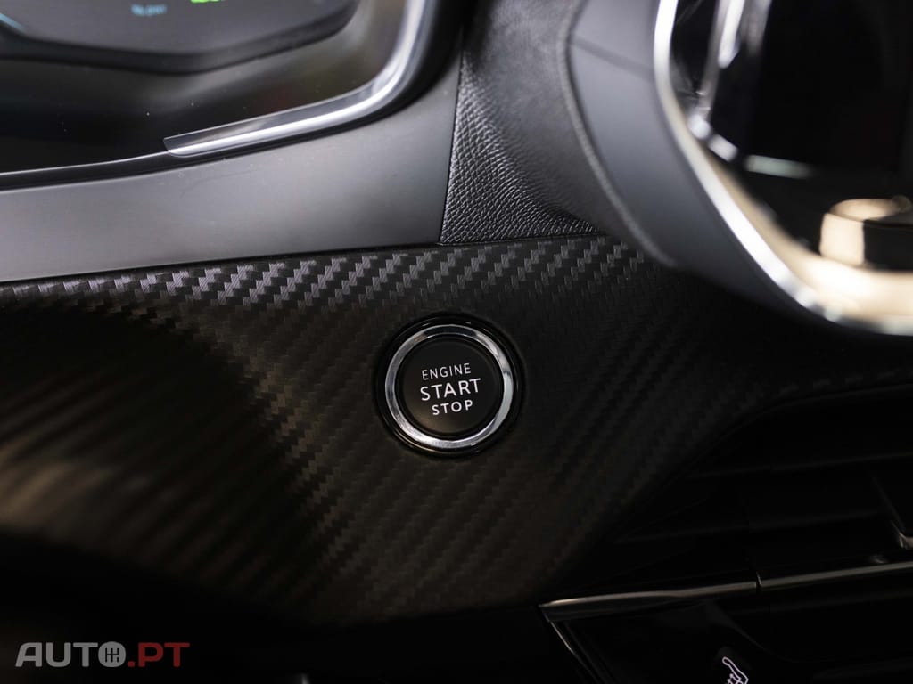 Peugeot E-2008 50 kWh Active