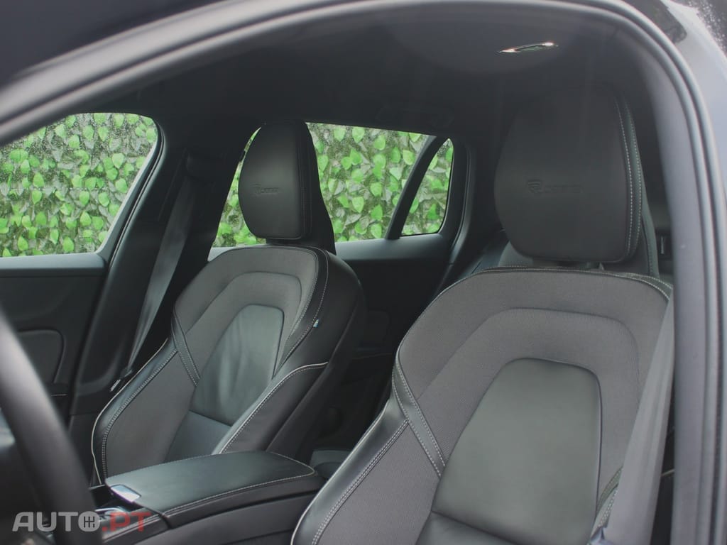 Volvo V60 2.0 T8 AWD TE R-Design