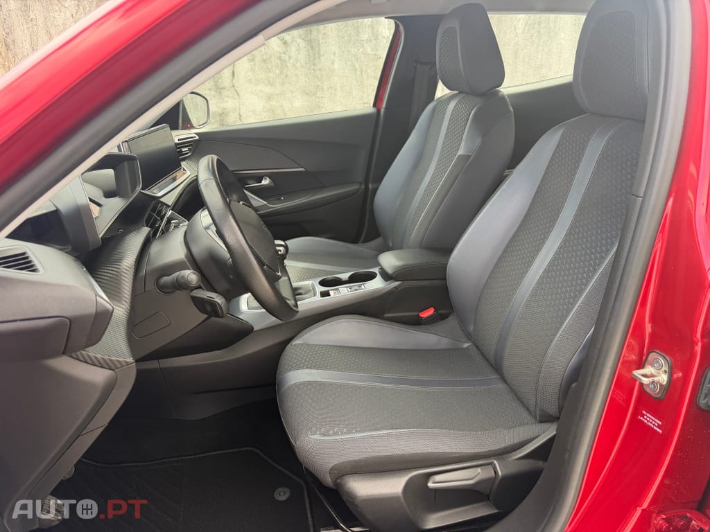 Peugeot 2008 1.2 PureTech Allure