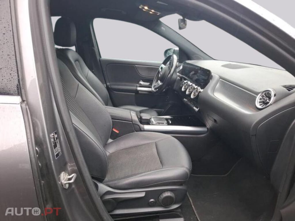 Mercedes-Benz EQA 250 67KWH 