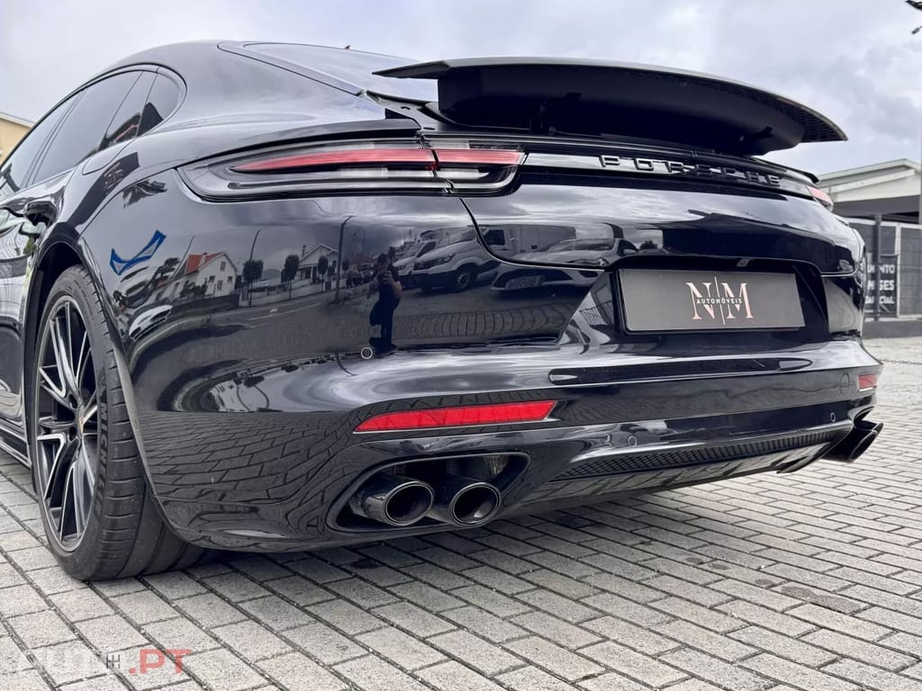 Porsche Panamera 4 E-Hybrid