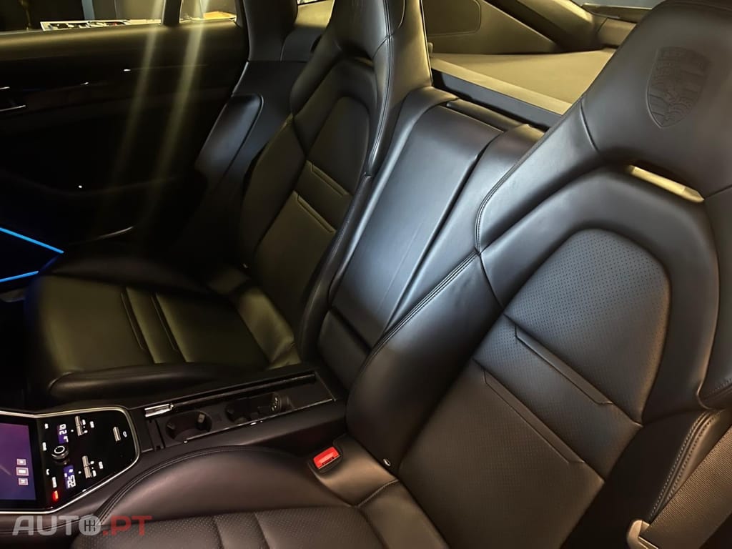 Porsche Panamera 4 E-Hybrid