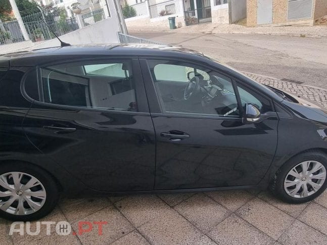 Peugeot 208 1.6 BlueHDi Style