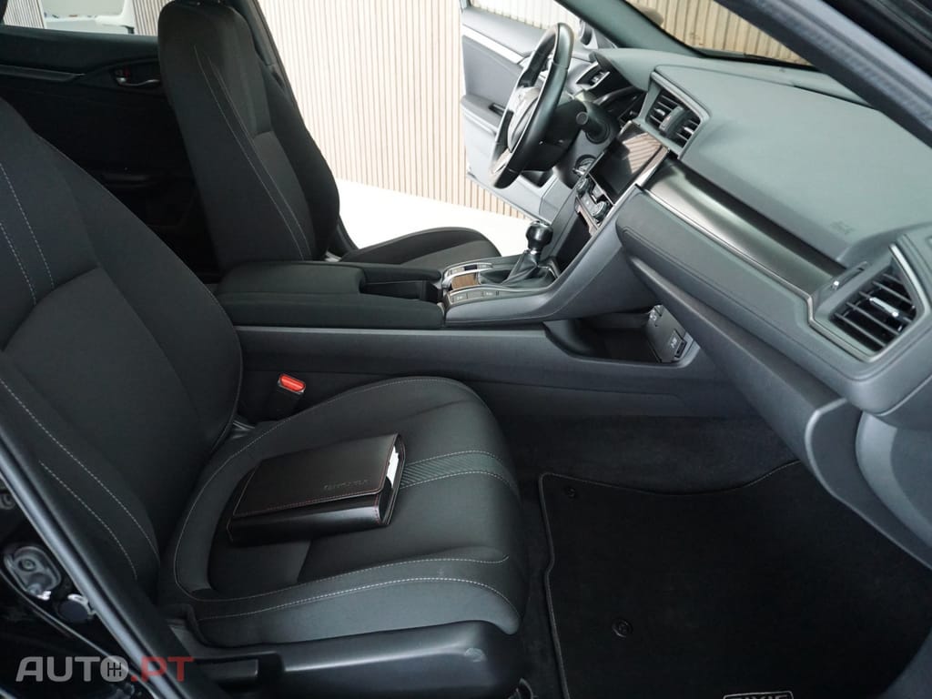 Honda Civic 1.0 i-VTEC Elegance