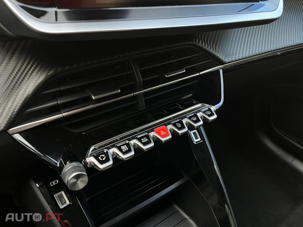 Peugeot E-208 50 kWh SE Style