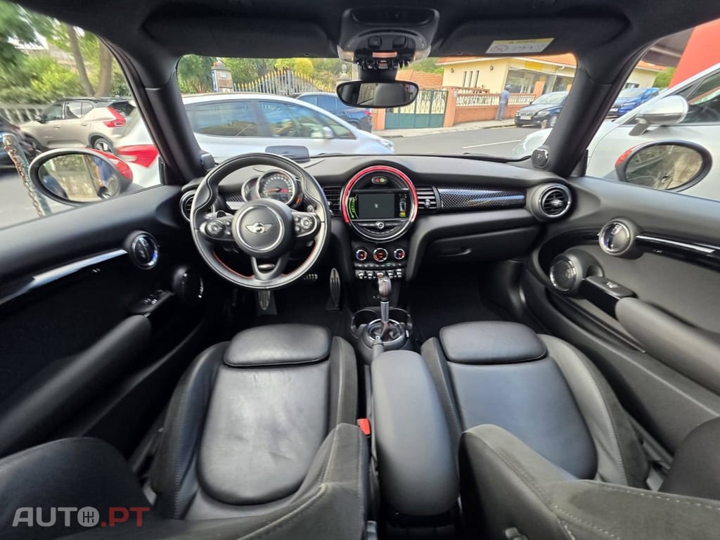 MINI Cooper John Cooper Works Auto Desportiva