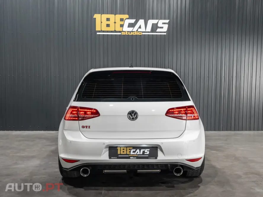 Volkswagen Golf GTI Performance BlueMotion DSG