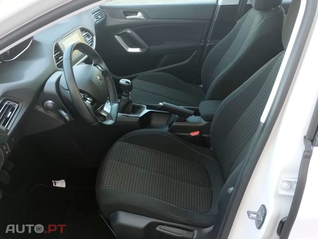 Peugeot 308 1.5 BlueHDi Business Line — fotografia 13