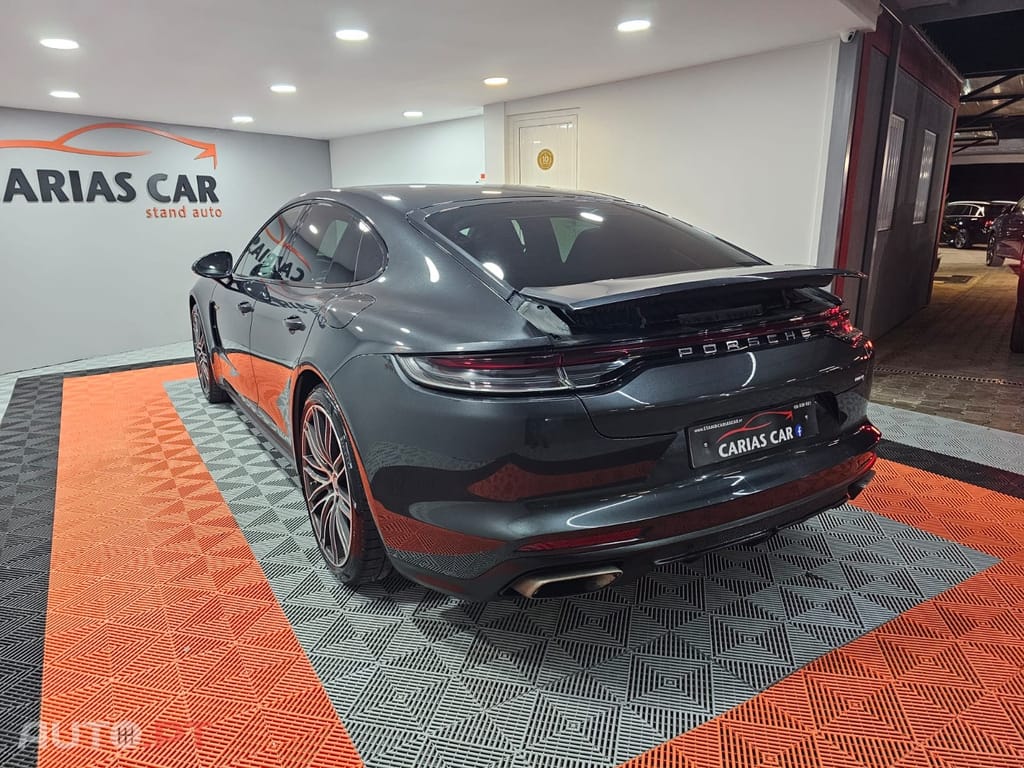 Porsche Panamera 4 E-Hybrid