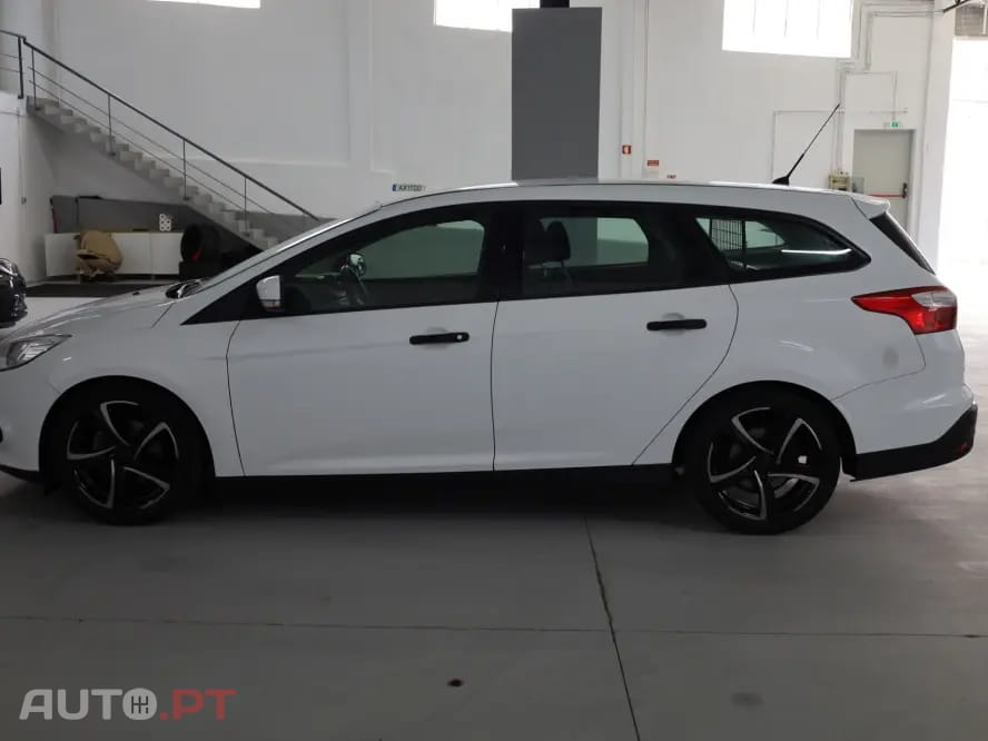Ford Focus 1.0 EcoBoost S&S COOL&CONNECT