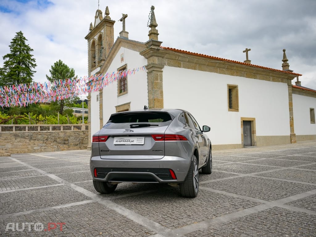 Jaguar E-Pace 1.5 P300e R-Dynamic SE AWD Aut.