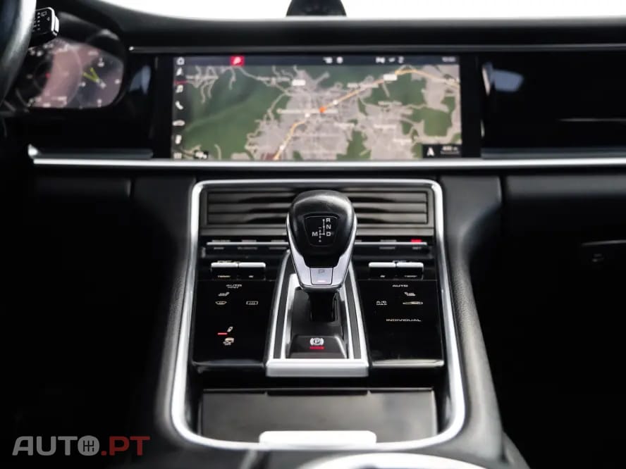 Porsche Panamera 4 E-Hybrid Platinum Edition