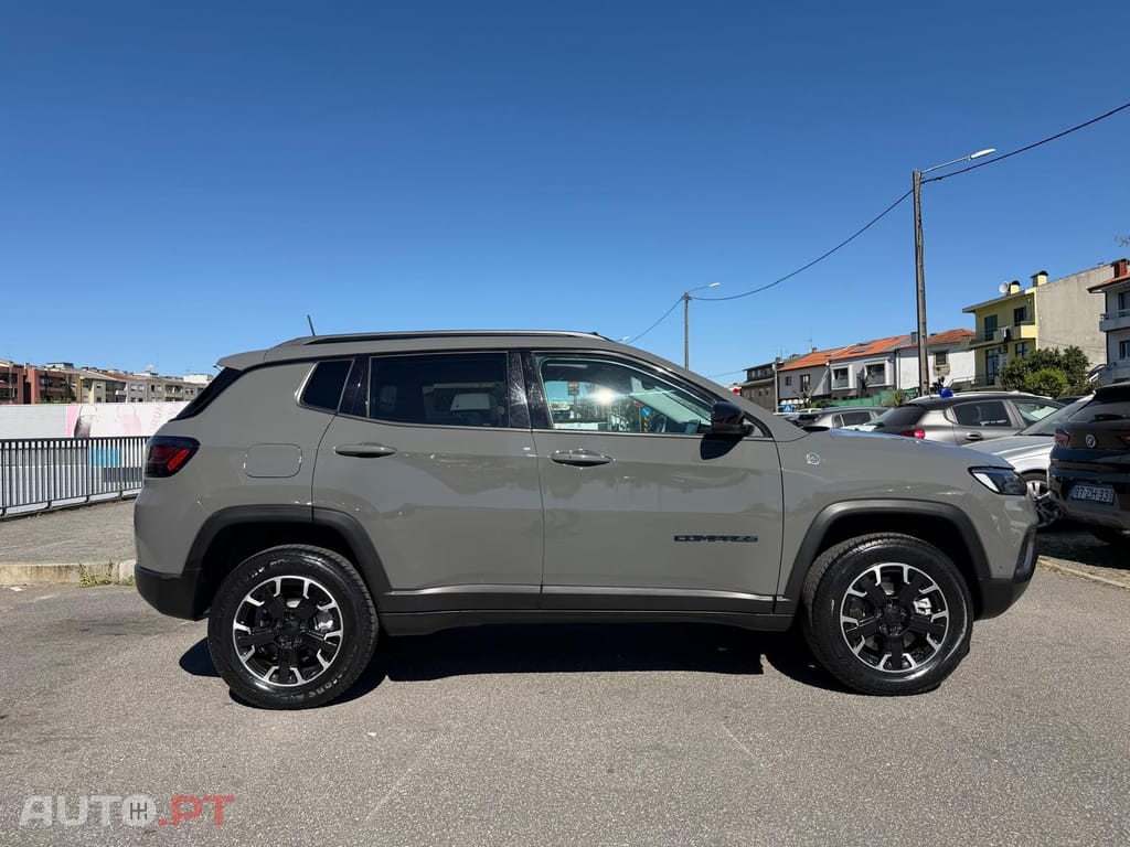 Jeep Compass 1.3 TG Trailhawk