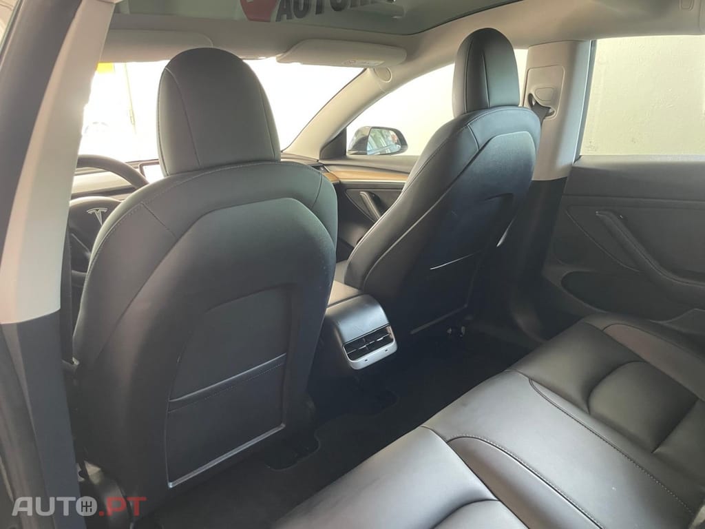 Tesla Model 3 Tração Traseira