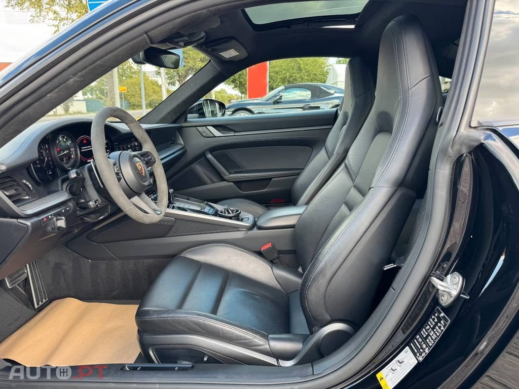Porsche 911 Carrera