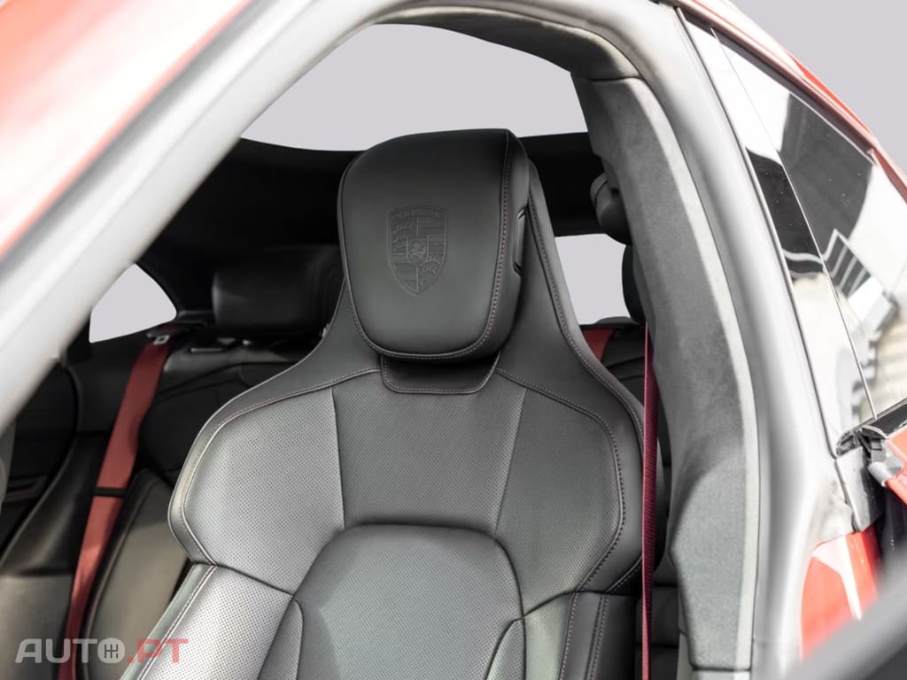 Porsche Taycan Turbo I.V.A DEDUTIVEL