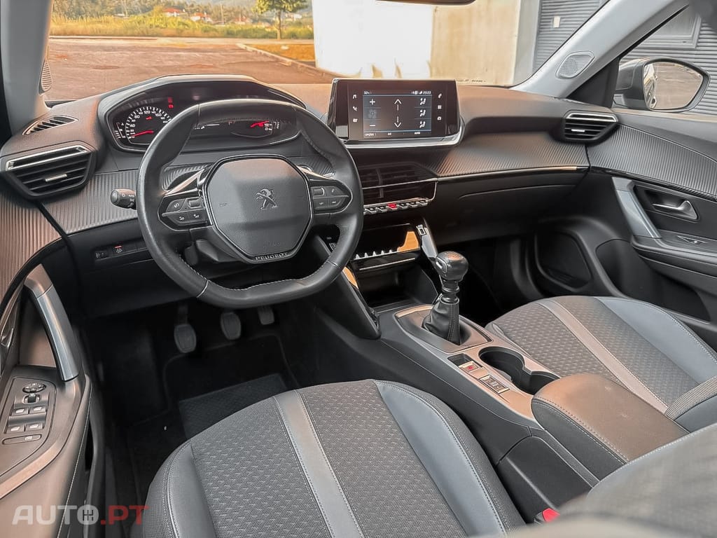 Peugeot 2008 PureTech 100 Allure