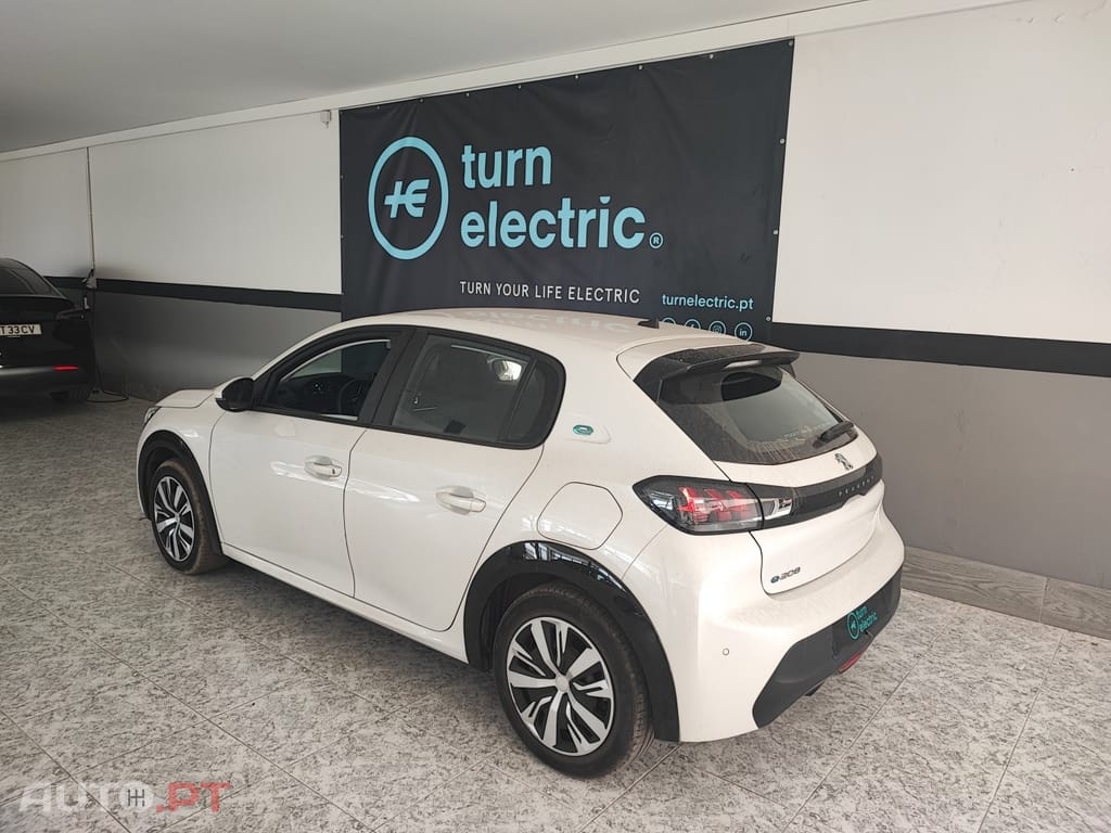 Peugeot E-208 50 kWh Active Pack