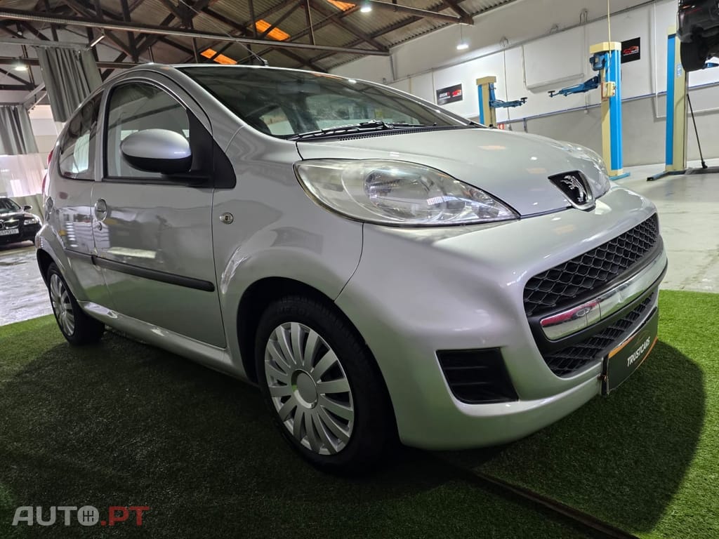 Peugeot 107 1.0 Trendy 2 Tronic