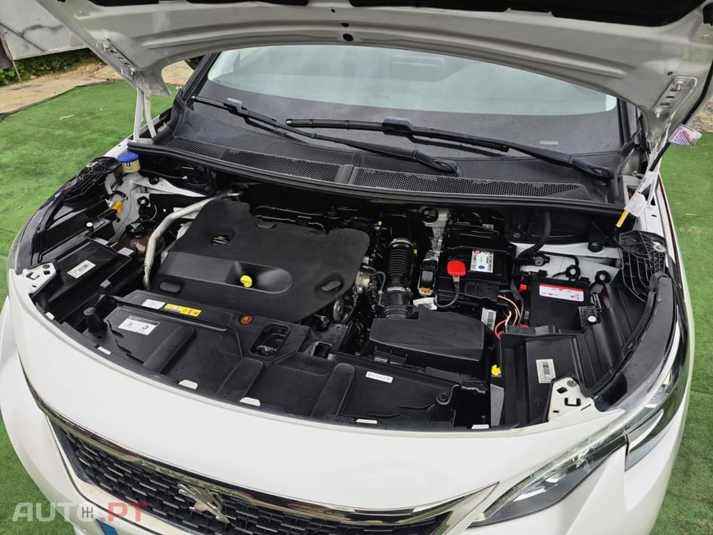 Peugeot 5008 2.0 BlueHDi Allure J18