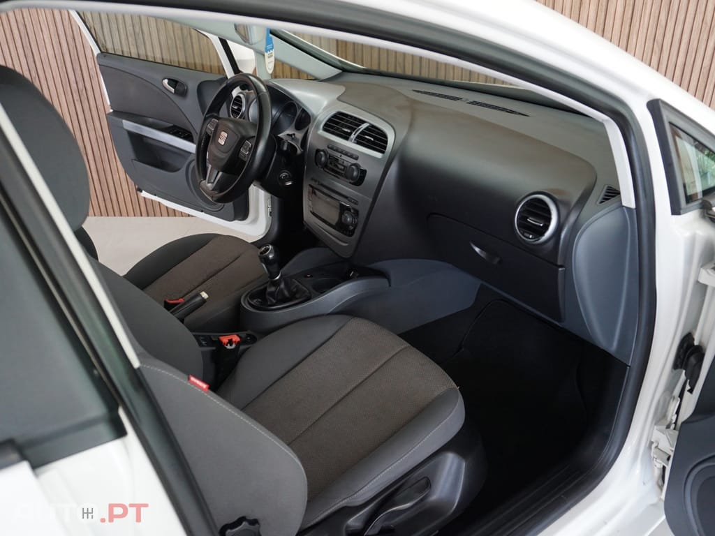 SEAT Leon 1.4 TSI Reference — fotografia 10