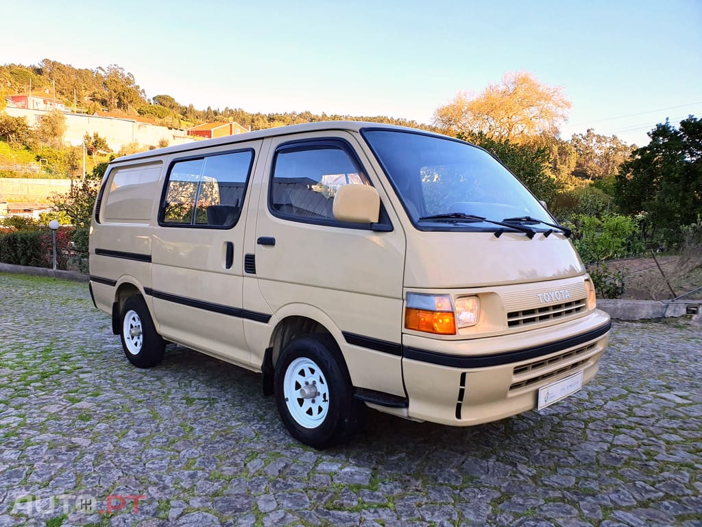 Toyota HiAce 2.4 D LH102L