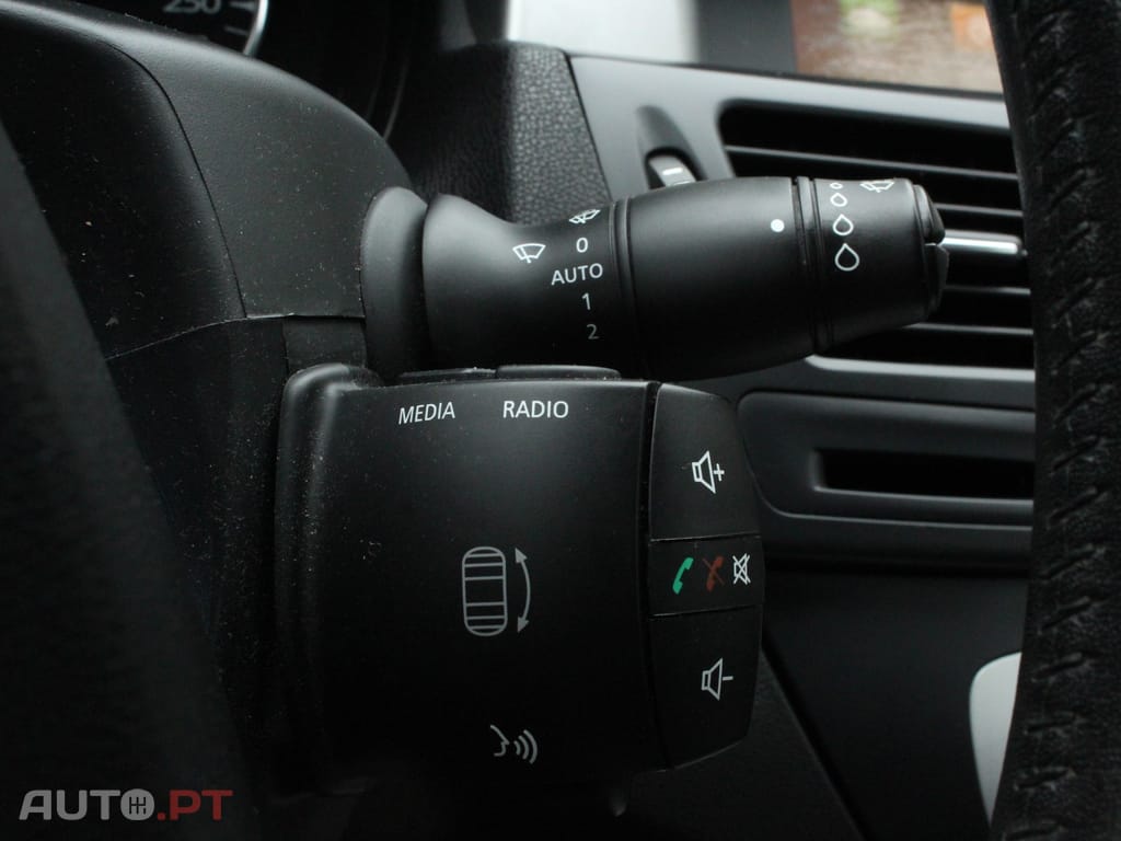 Renault Laguna Coupe 2.0 dCi Dynamique S 4Control