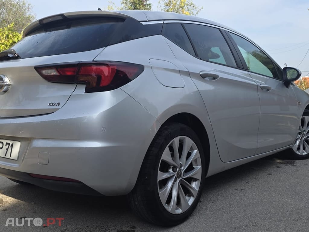 Opel Astra 1.6 CDTi Cosmo Start/Stop
