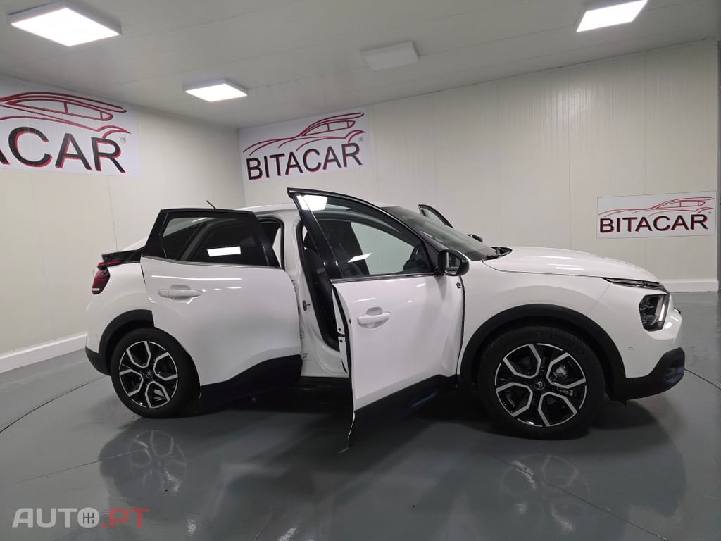 Citroën e-C4 50 kWh Shine — fotografia 7