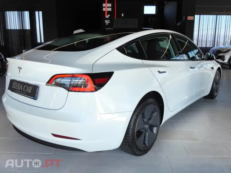 Tesla Model 3 Standard Range Plus RWD