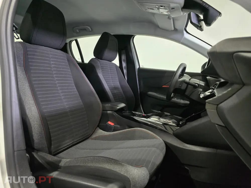 Peugeot E-208 50 kWh SE Style