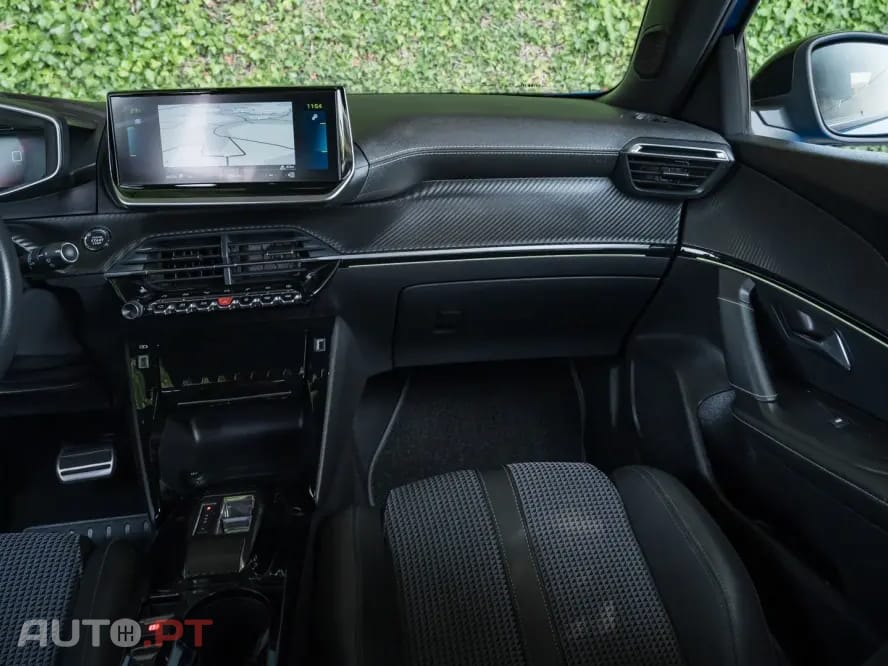 Peugeot E-2008 50 kWh GT