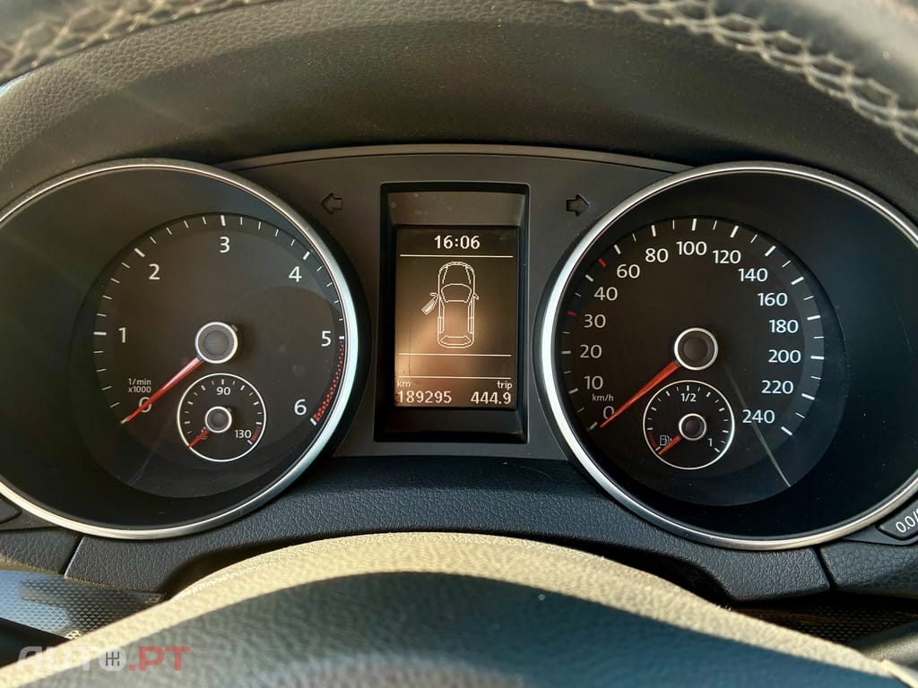Volkswagen Golf VI 1.6 TDi Confortline