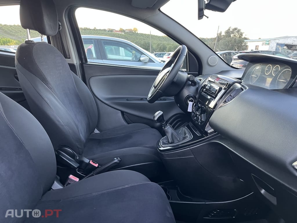 Lancia Ypsilon 1.3 M-jet S&S Gold