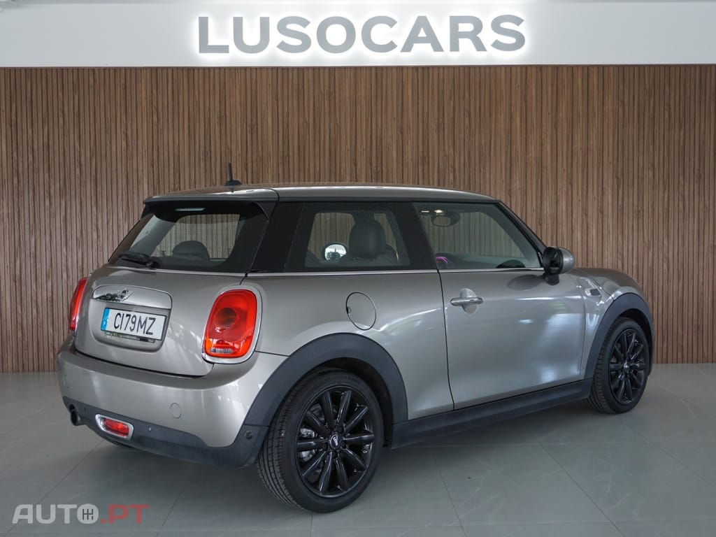 MINI Cooper One Blackyard