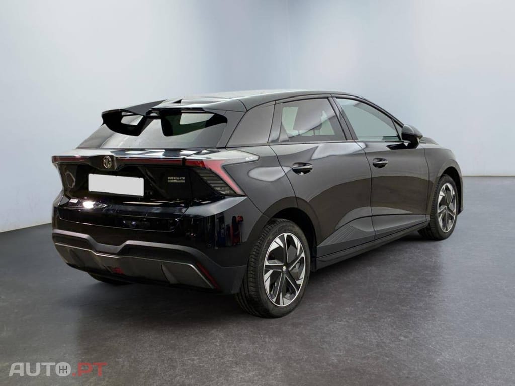 MG MG4 64 kWh Luxury