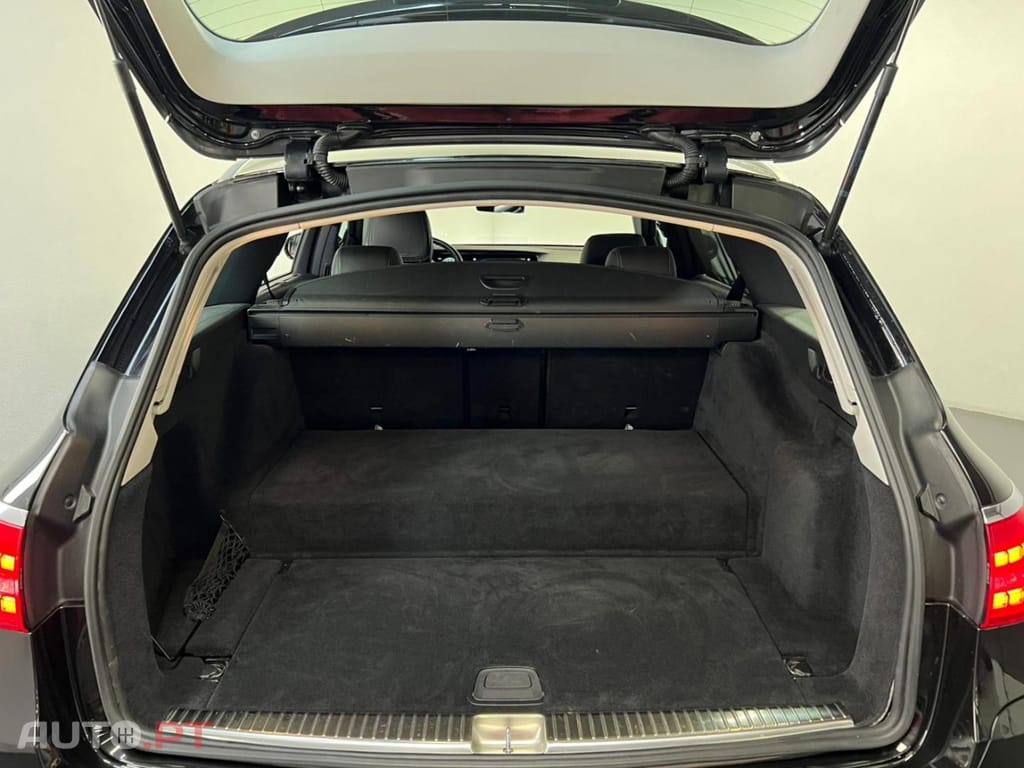 Mercedes-Benz E 300 e Station Auto
