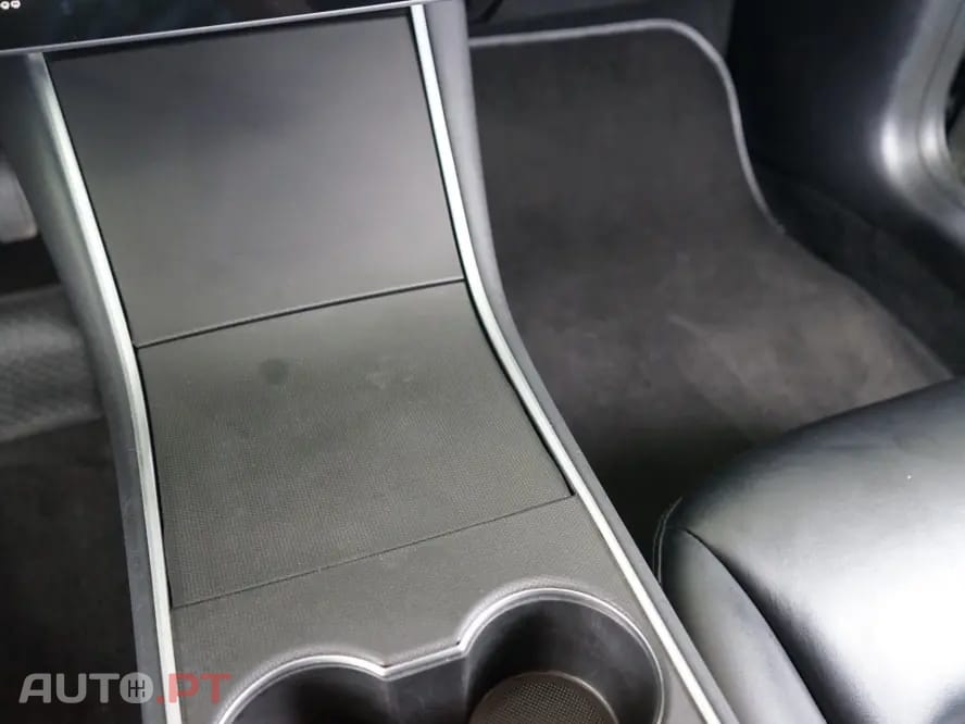 Tesla Model 3 Standard Range Plus RWD